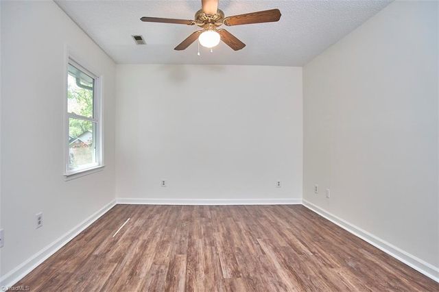 621 Lantern Ridge Drive, Winston-salem, NC 27104