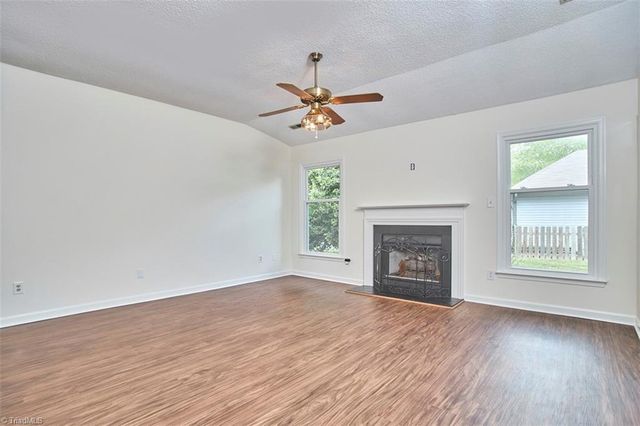 621 Lantern Ridge Drive, Winston-salem, NC 27104