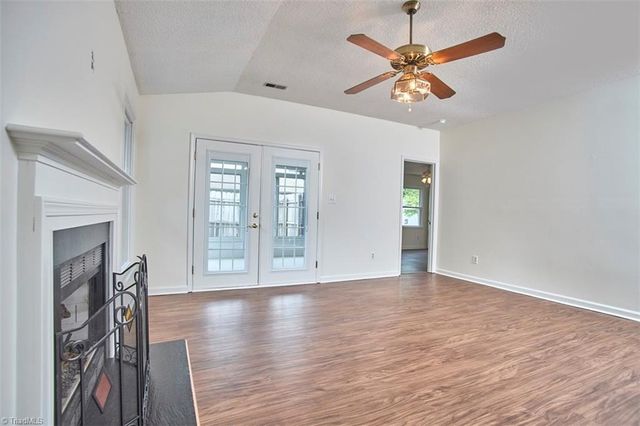 621 Lantern Ridge Drive, Winston-salem, NC 27104