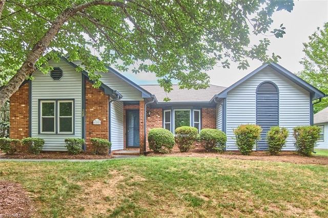 621 Lantern Ridge Drive, Winston-salem, NC 27104