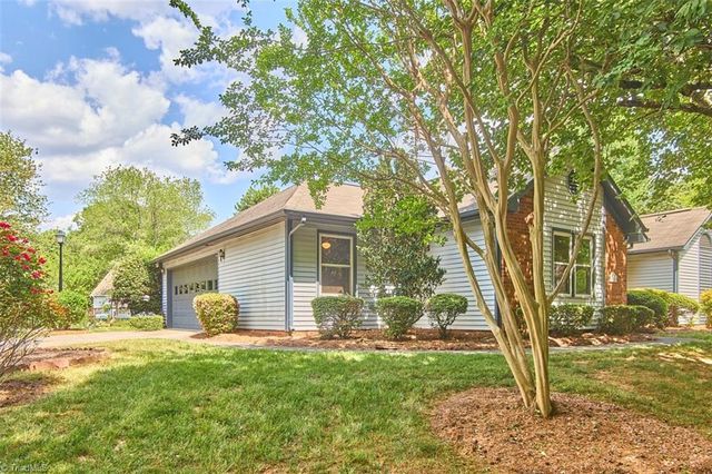 621 Lantern Ridge Drive, Winston-salem, NC 27104