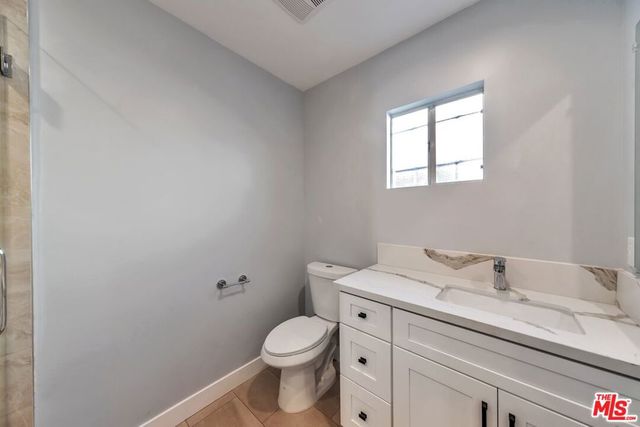 2120 3rd Avenue, Los Angeles, CA 90018