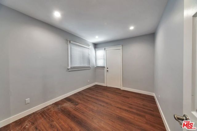 2120 3rd Avenue, Los Angeles, CA 90018