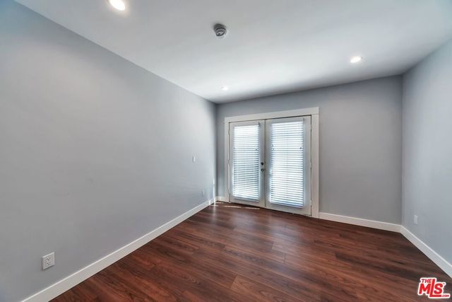 2120 3rd Avenue, Los Angeles, CA 90018