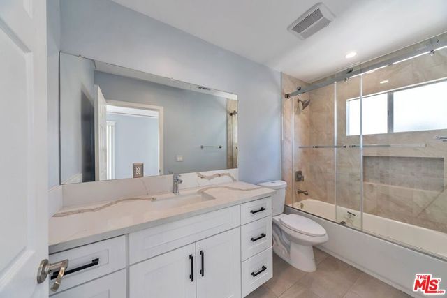 2120 3rd Avenue, Los Angeles, CA 90018