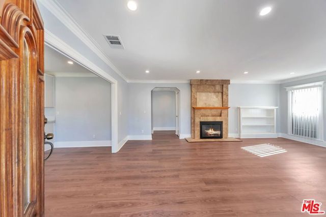 2120 3rd Avenue, Los Angeles, CA 90018