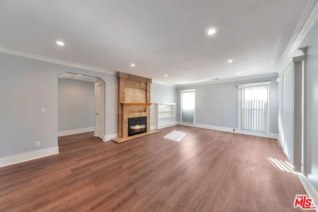 2120 3rd Avenue, Los Angeles, CA 90018