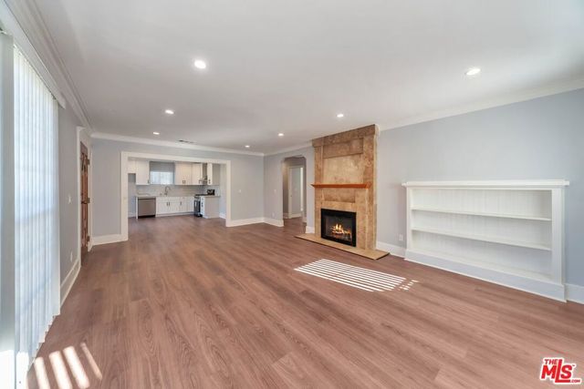 2120 3rd Avenue, Los Angeles, CA 90018