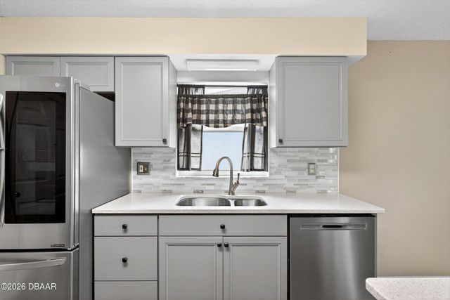 2127 King Richards Court, Orange City, FL 32763