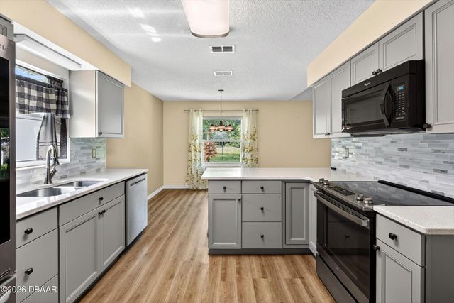 2127 King Richards Court, Orange City, FL 32763