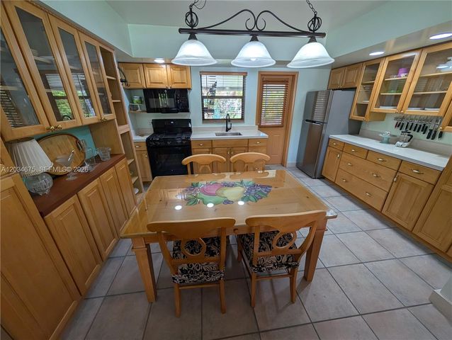 29-33 SE 4th, Dania Beach, FL 33004