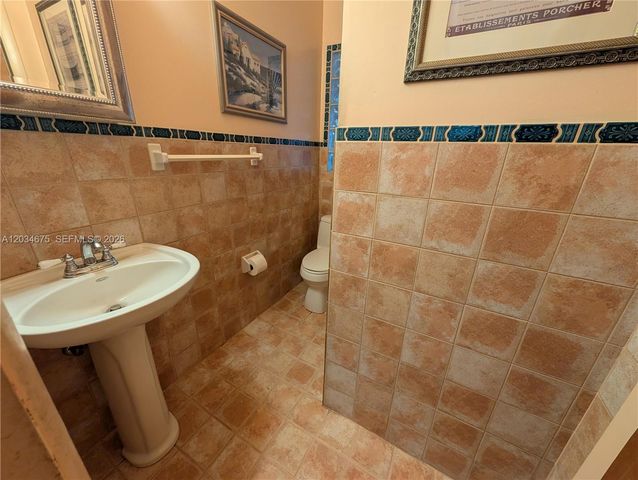 29-33 SE 4th, Dania Beach, FL 33004