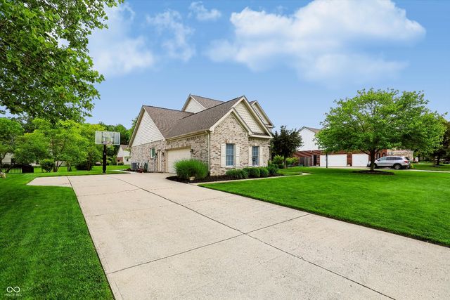 4534 Sunflower Court, Zionsville, IN 46077