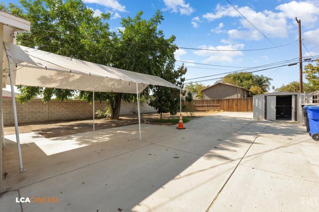 8132 Pioneer Drive, Bakersfield, CA 93306