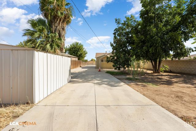 8132 Pioneer Drive, Bakersfield, CA 93306
