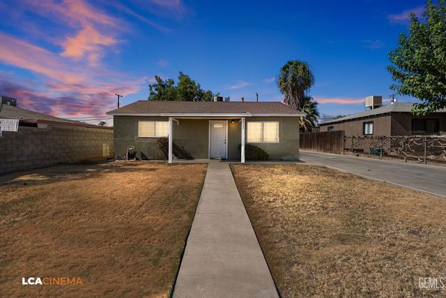 8132 Pioneer Drive, Bakersfield, CA 93306