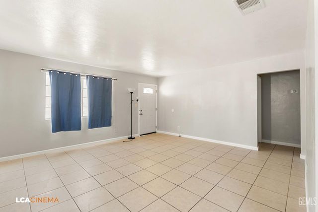 8132 Pioneer Drive, Bakersfield, CA 93306