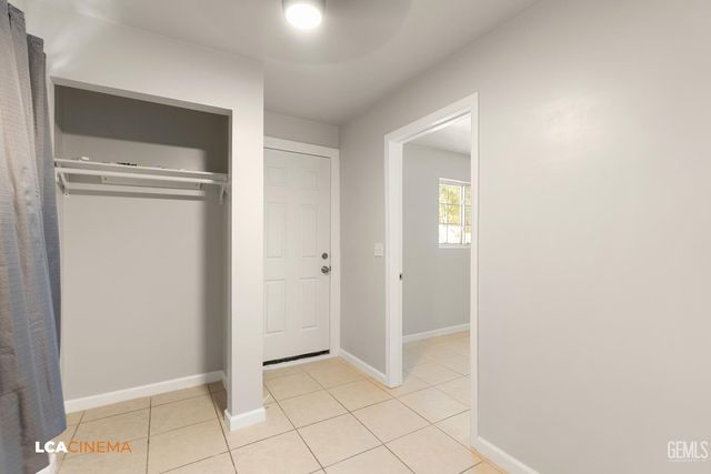 8132 Pioneer Drive, Bakersfield, CA 93306