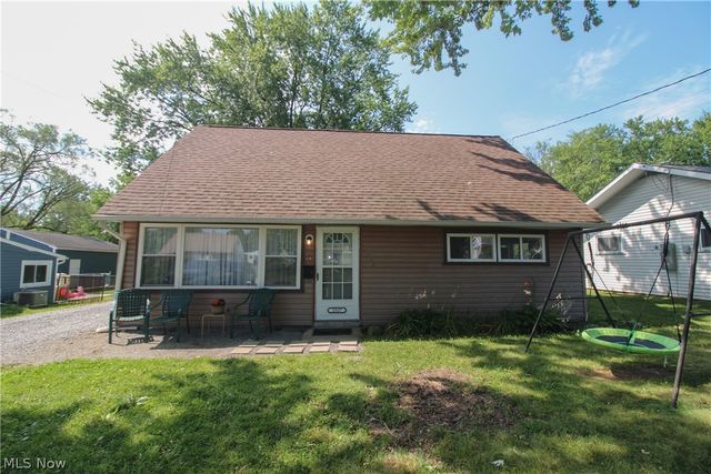 2327 Bel Aire Lane, Youngstown, OH 44514