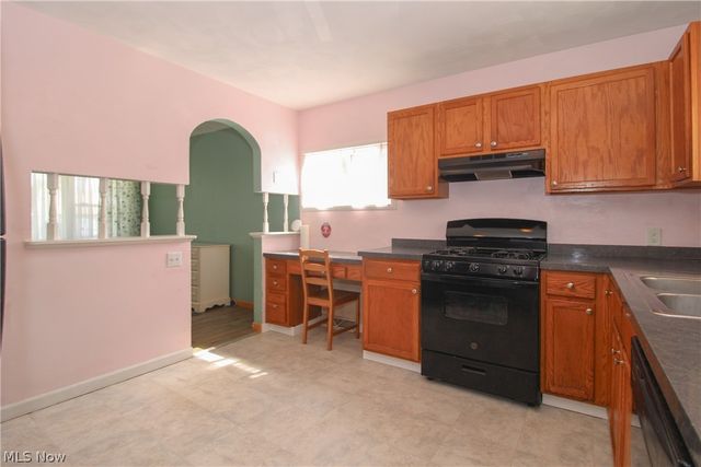 2327 Bel Aire Lane, Youngstown, OH 44514