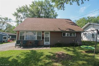 2327 Bel Aire Lane, Youngstown, OH 44514