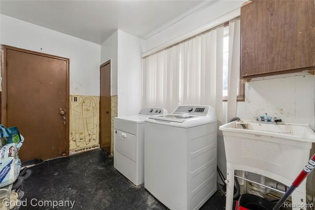 25366 Wykeshire Road, Farmington Hills, MI 48336