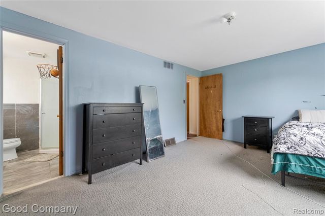 25366 Wykeshire Road, Farmington Hills, MI 48336