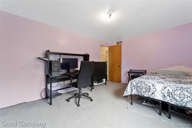 25366 Wykeshire Road, Farmington Hills, MI 48336