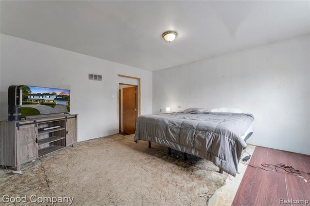 25366 Wykeshire Road, Farmington Hills, MI 48336