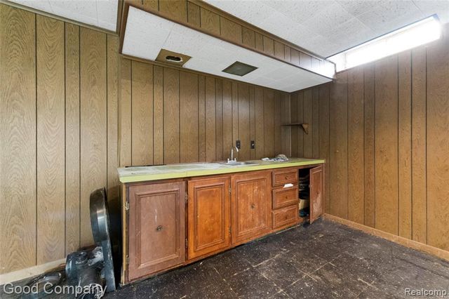 25366 Wykeshire Road, Farmington Hills, MI 48336