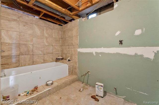 25366 Wykeshire Road, Farmington Hills, MI 48336