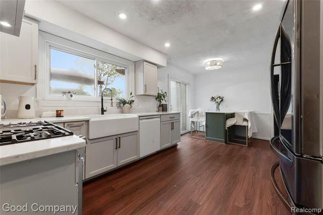25366 Wykeshire Road, Farmington Hills, MI 48336