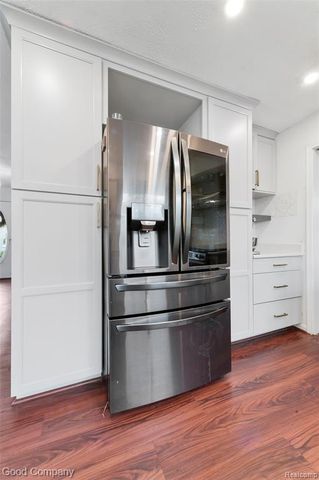 25366 Wykeshire Road, Farmington Hills, MI 48336