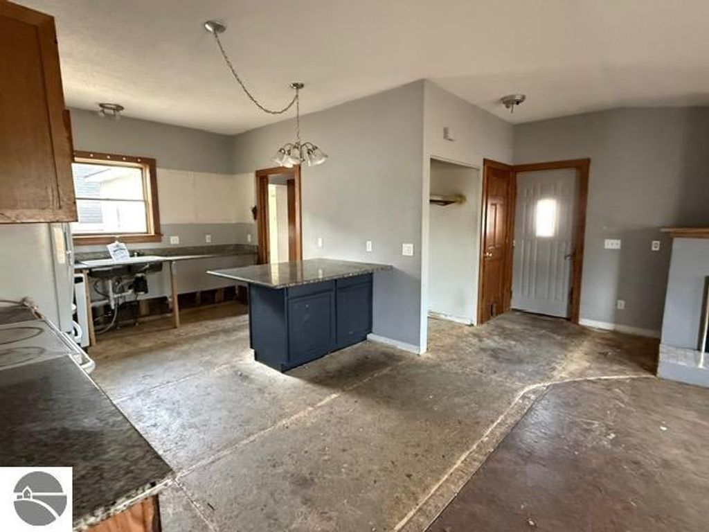 Image 11 of property listing at 319 E Nelson Street, Cadillac, MI 49601