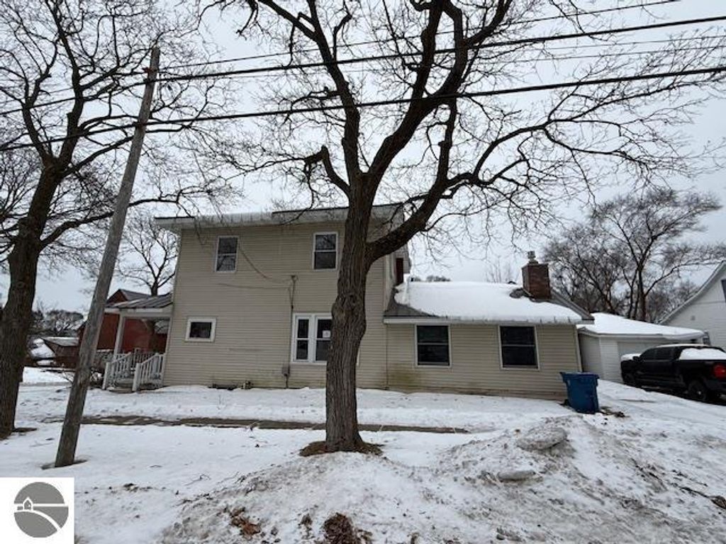 Image 26 of property listing at 319 E Nelson Street, Cadillac, MI 49601