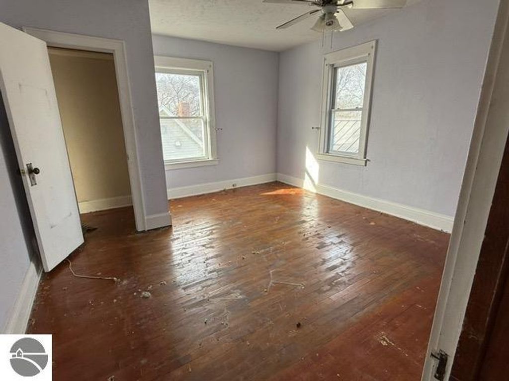 Image 7 of property listing at 319 E Nelson Street, Cadillac, MI 49601