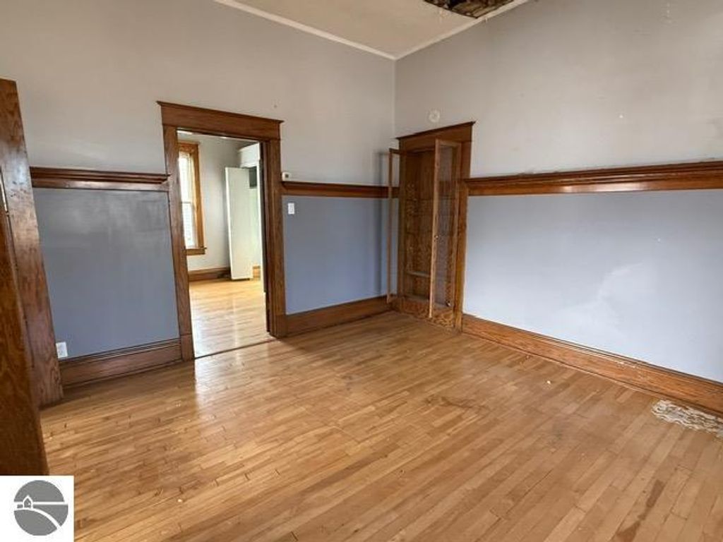 Image 8 of property listing at 319 E Nelson Street, Cadillac, MI 49601