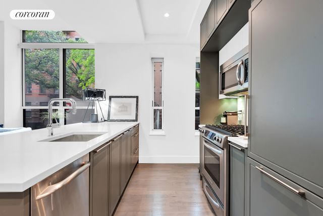 416 W 52ND Street TH215, New York City, NY 10019