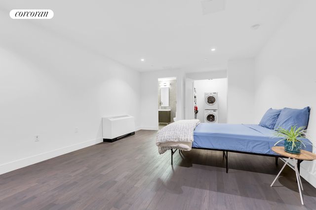 416 W 52ND Street TH215, New York City, NY 10019