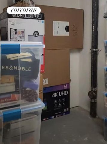 416 W 52ND Street TH215, New York City, NY 10019