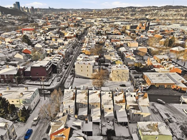 395 40th Street, Bloomfield, PA 15224