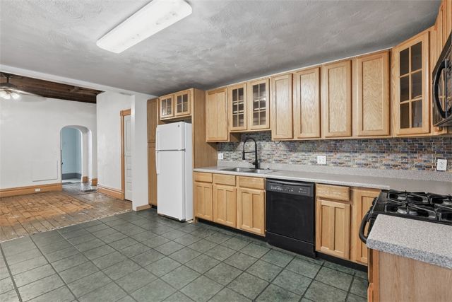 395 40th Street, Bloomfield, PA 15224