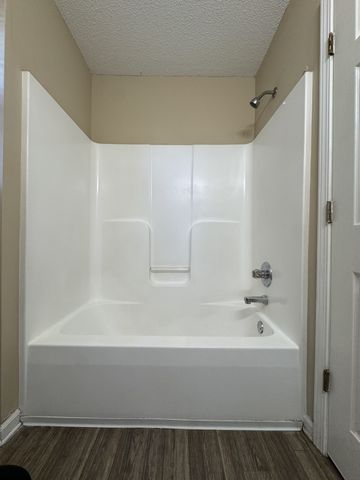 223 Faulkner Ct, Clarksville, TN 37042