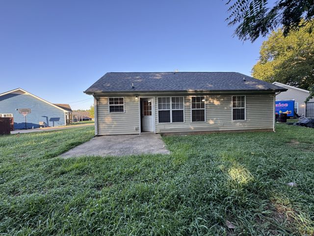 223 Faulkner Ct, Clarksville, TN 37042