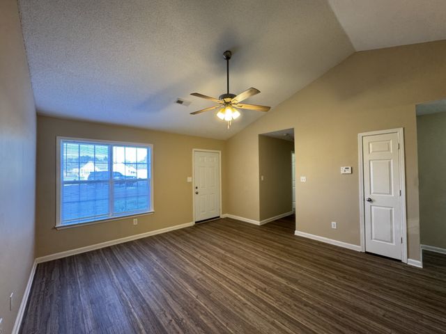 223 Faulkner Ct, Clarksville, TN 37042