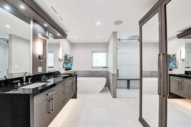 2601 NE 29TH Street, Fort Lauderdale, FL 33306