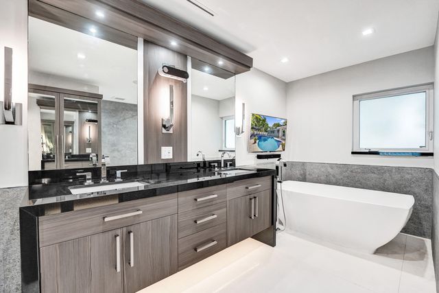 2601 NE 29TH Street, Fort Lauderdale, FL 33306