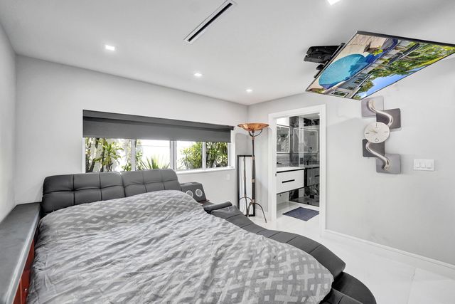 2601 NE 29TH Street, Fort Lauderdale, FL 33306