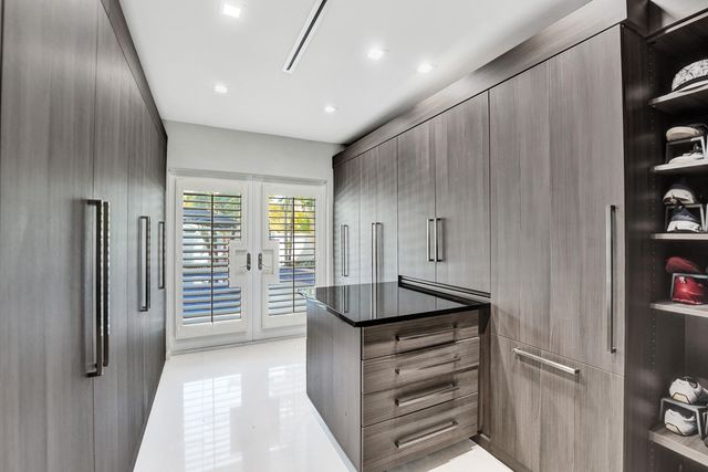 2601 NE 29TH Street, Fort Lauderdale, FL 33306