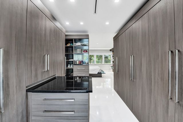 2601 NE 29TH Street, Fort Lauderdale, FL 33306